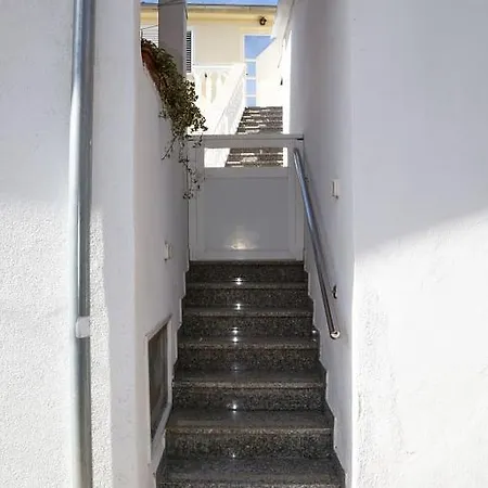Milna 12244b Hvar Town
